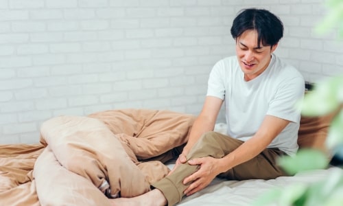 アキレス腱が痛い男性