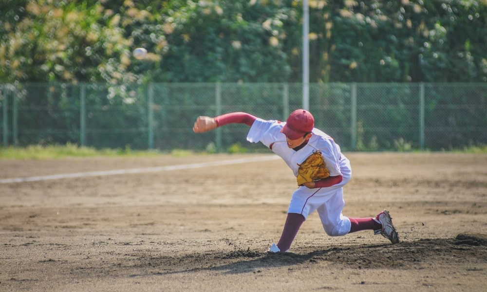 野球のピッチャーのリリース時